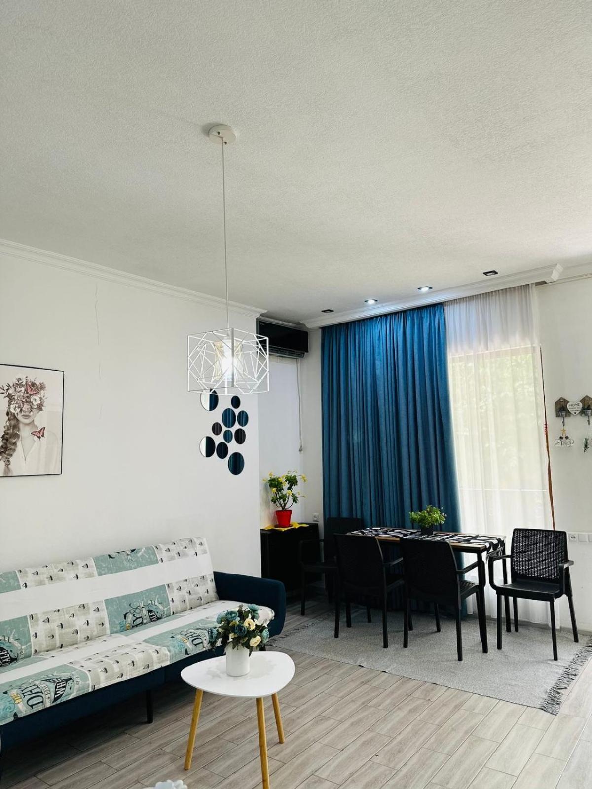 Sweet Apartment In Kutaisi Exteriör bild