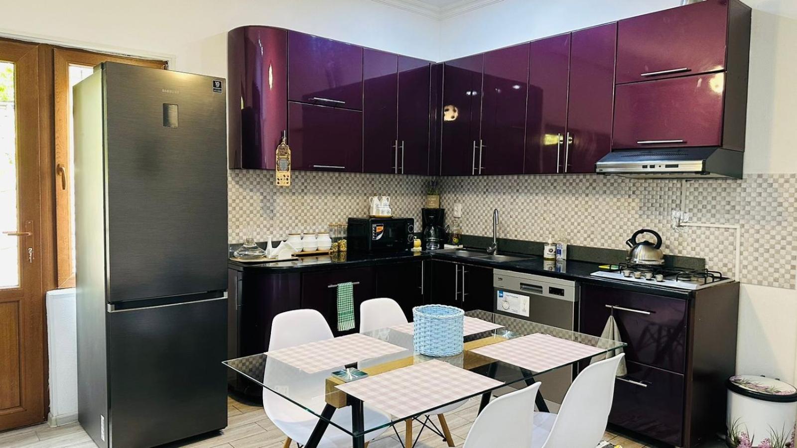 Sweet Apartment In Kutaisi Exteriör bild