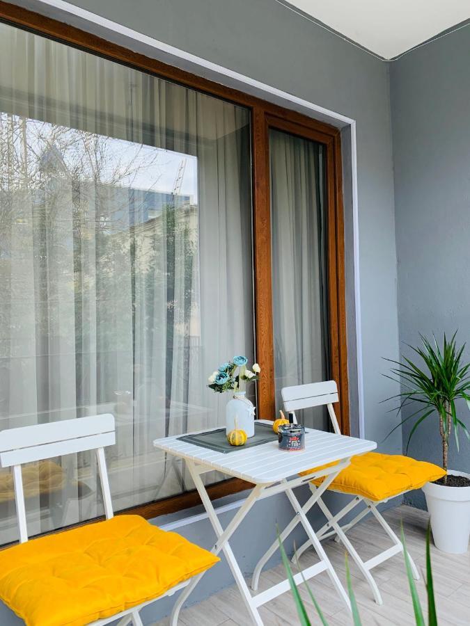 Sweet Apartment In Kutaisi Exteriör bild