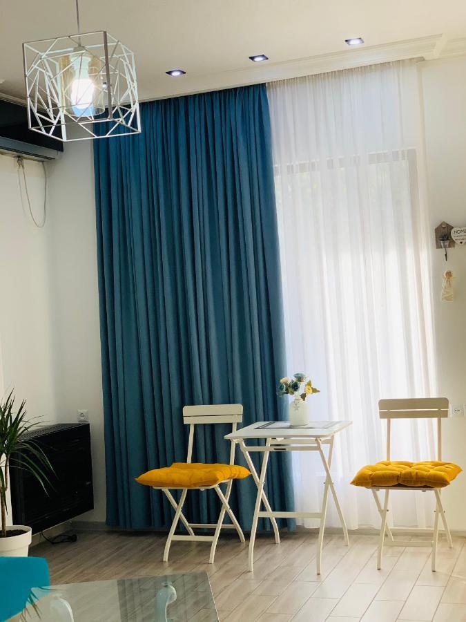 Sweet Apartment In Kutaisi Exteriör bild