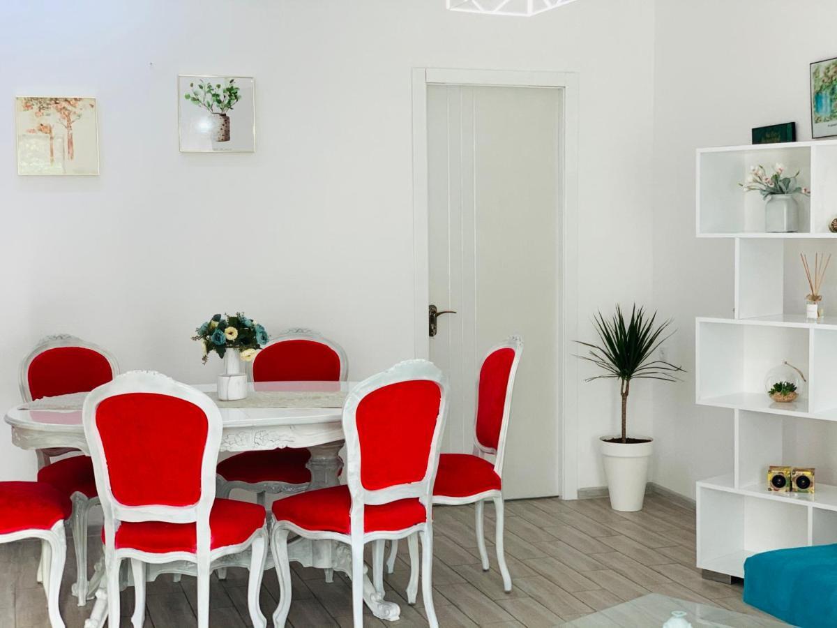 Sweet Apartment In Kutaisi Exteriör bild